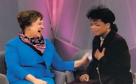 Üstünlik gazanandyklary üçin mekdep mugallymlaryna sag bolsun aýdýan meşhurlar